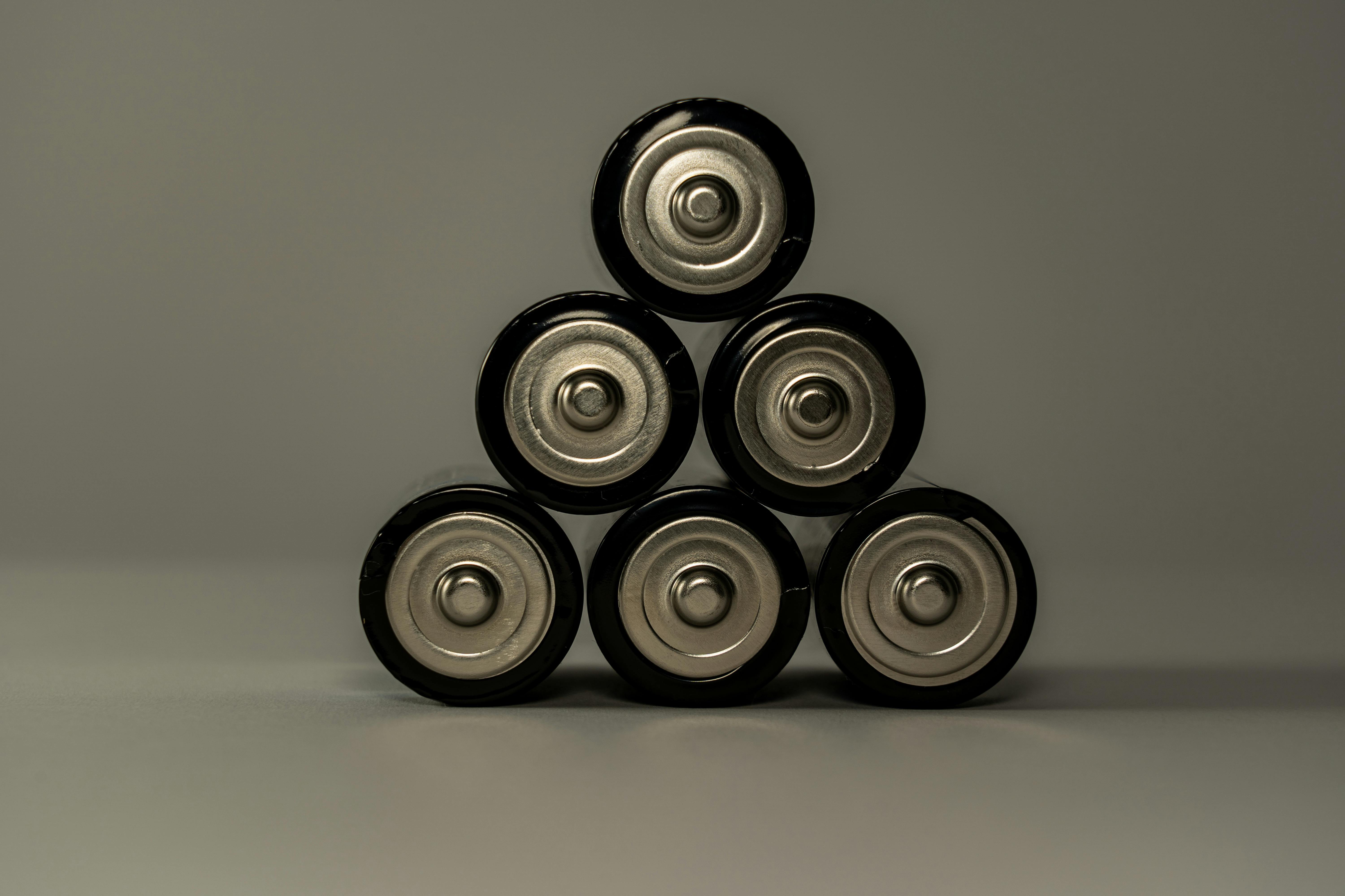 Últimos blogs da empresa sobre Qual o tamanho da corrente de curto-circuito paralelo das baterias de fosfato de ferro-lítio?